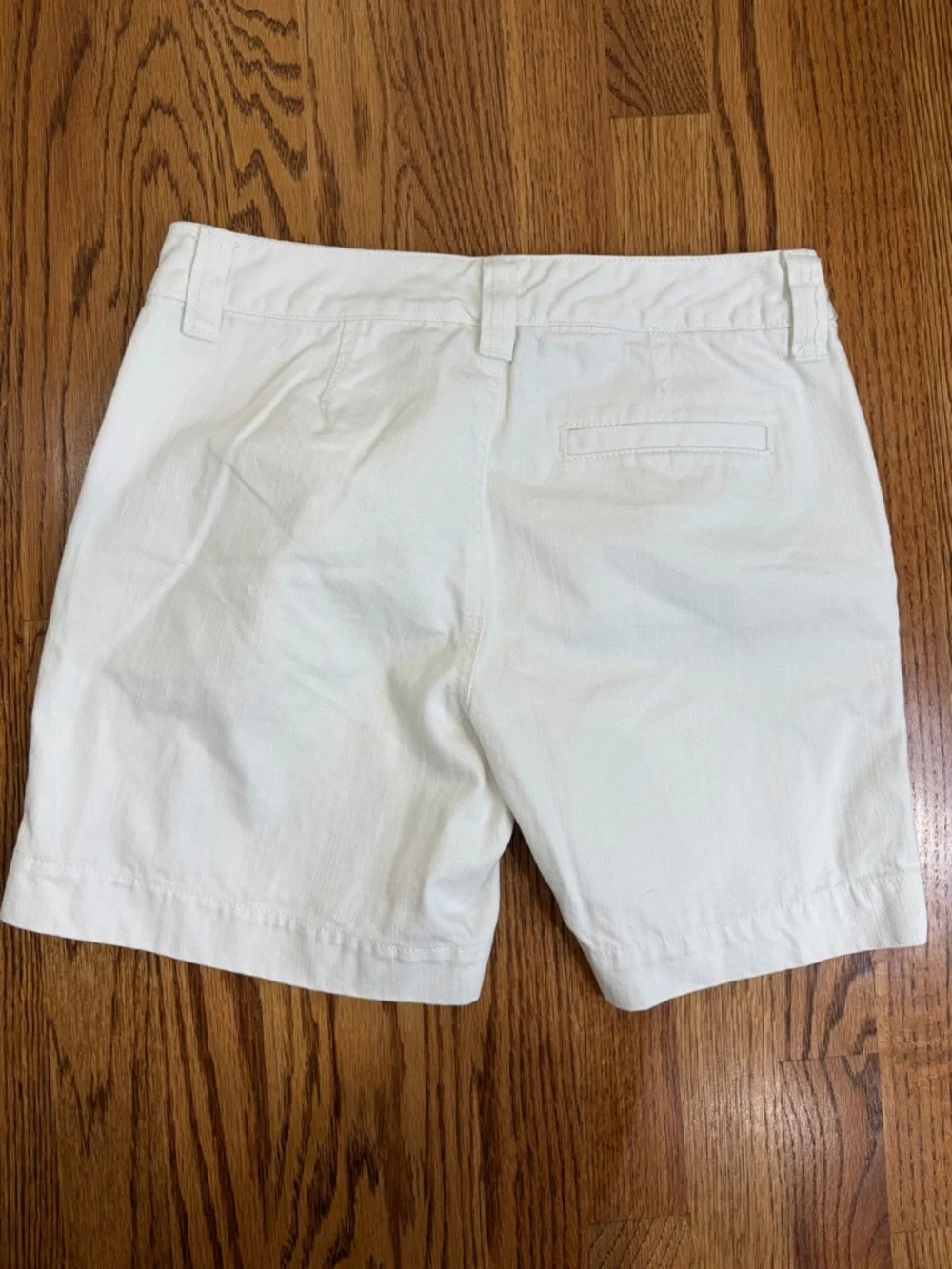 Lauren Jeans Co. White High-Waist Sailor-Button 6" Bermuda Shorts - Picture 2 of 7